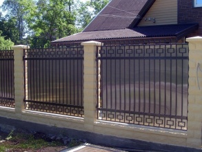 Сварные заборы с поликарбонатом 18 метров фото под ключ