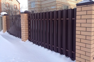 Забор из евроштакетника в шахматном порядке 30 метров фото в Анапе