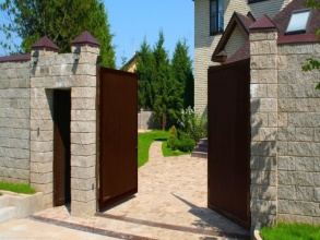 ворота распашные с ручным управлением - пример 14 фото под ключ