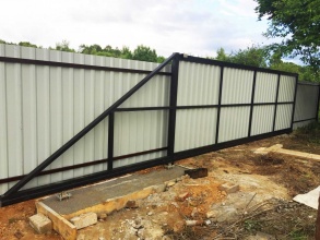 Откатные ворота с ручным управлением - пример 1 фото в Анапе