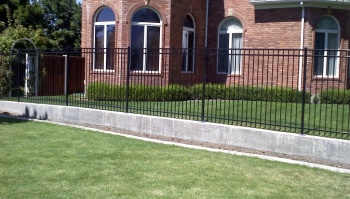 Сварные заборы на ленточном фундаменте 80 метров фото в Анапе