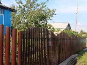 Забор из евроштакетника с утрамбовкой щебнем 48 метров фото в Анапе