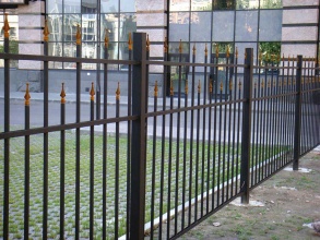 Сварные заборы с бетонированием столбов 12 соток фото стоимость под ключ