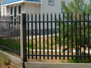 Сварные заборы на ленточном фундаменте 12 метров фото в Анапе