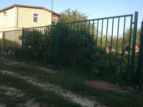 Сварные заборы с забивными столбами  80 метров фото в Анапе