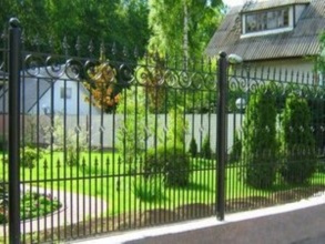 Кованые заборы на ленточном фундаменте 80 метров фото в Анапе